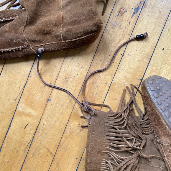 Minnetonka Suede Fringe Boots - Picture 7 of 8